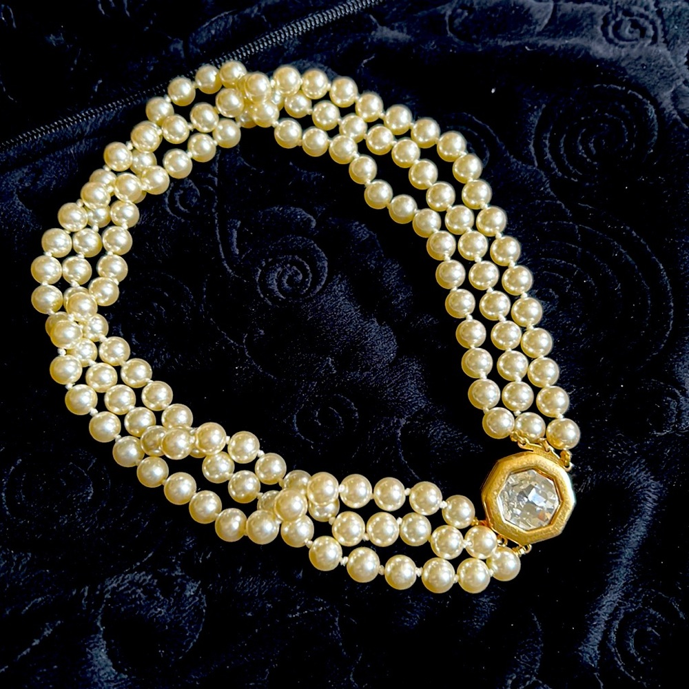 Faux Pearl necklace